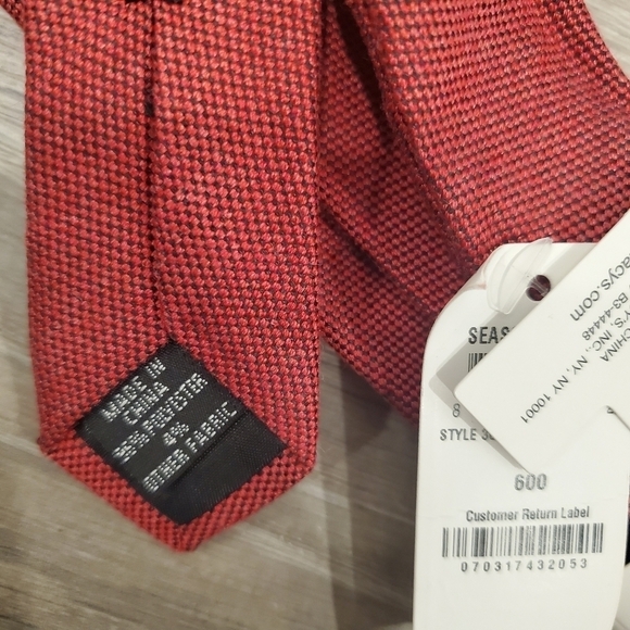 NEW BAR III Deep Red Microdot Tie - Picture 2 of 2